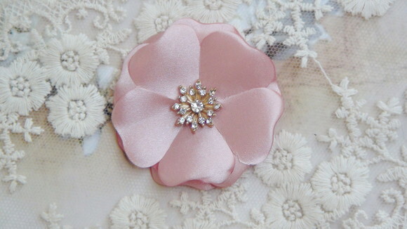 Pétalas de Flor em Cetim - Rose Claro - 6,0 cm - 30 un