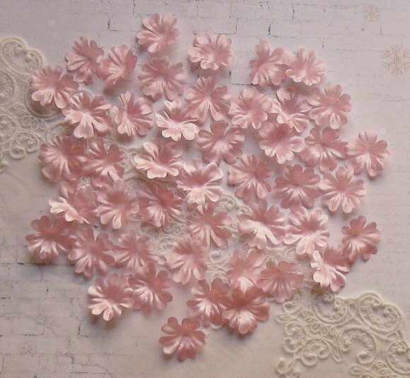Pétalas de Flor em Cetim Boleadas - 3,5 cm - Rosa - 30 un