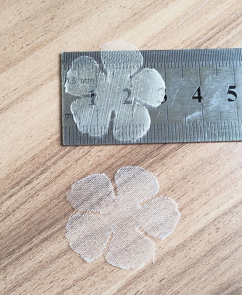 Pétalas de Flor em Organza - 3,0cm - 100un