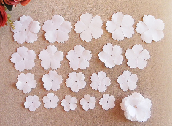 Pétalas de Flor em Voal - 30 un - Branca