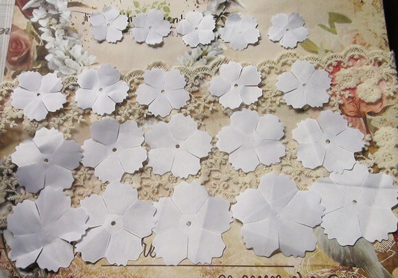 Pétalas de Flor em Voal - 30 un - Branca