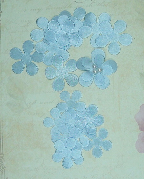 Pétalas de Flores em Cetim Azul Celeste - 30 un