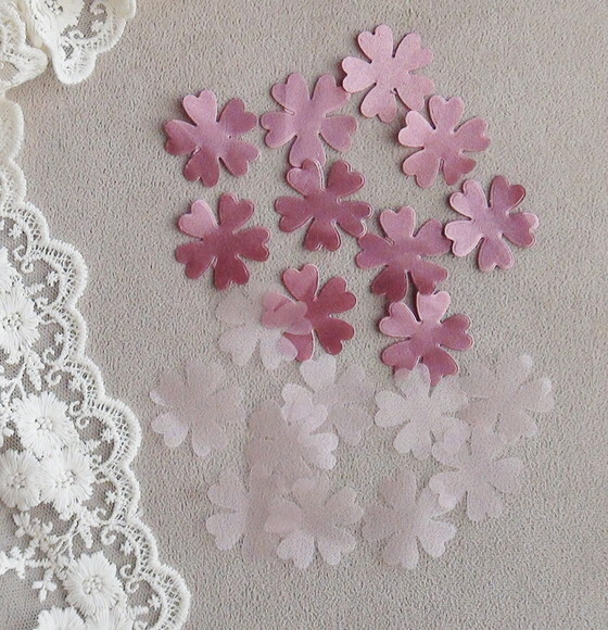 Pétalas de Flores em Cetim e Organza = 30 un