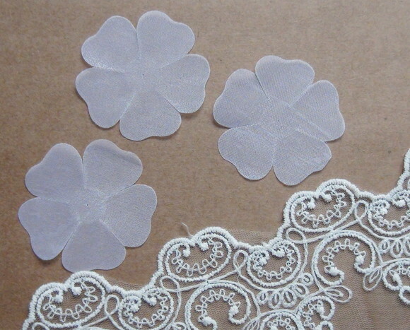 Pétalas Flor Organza Cristal Branca -30 un -6cm.