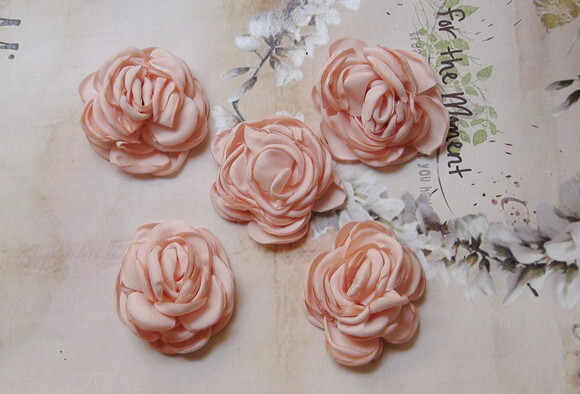 Rosas em Cetim 3d - Pêssego - 05 un