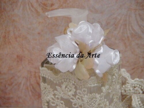 2 Buquês em Cetim e Organza - White