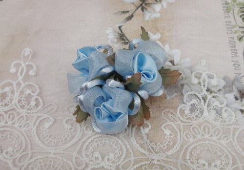 2 Buques Flor em Cetim e Organza Azul