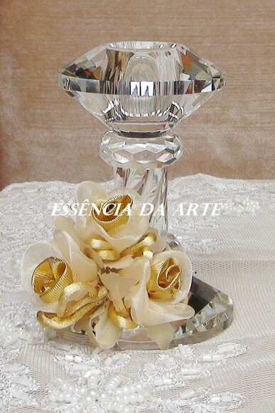 2 Buques Flor em Cetim e Organza Dourada