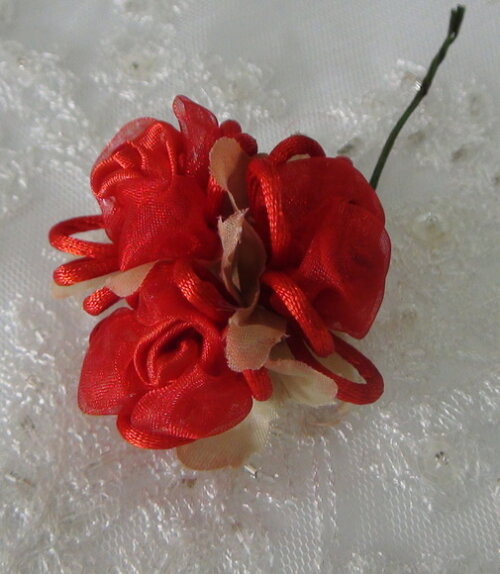 2 Buques Flor em Cetim e Organza Red