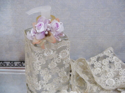2 Buques Flor Rosa Cetim e Organza Lilás