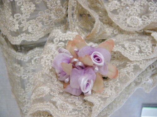 2 Buques Flor Rosa Cetim e Organza Lilás