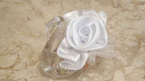 2 Flores Rosa em Cetim e Organza Branca