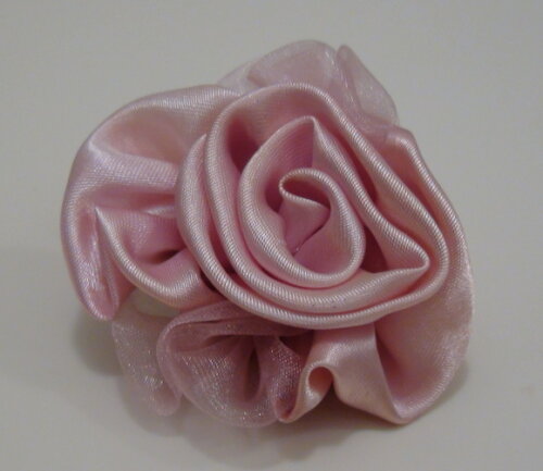 2 Flores Rosa Cetim e Organza Nude I