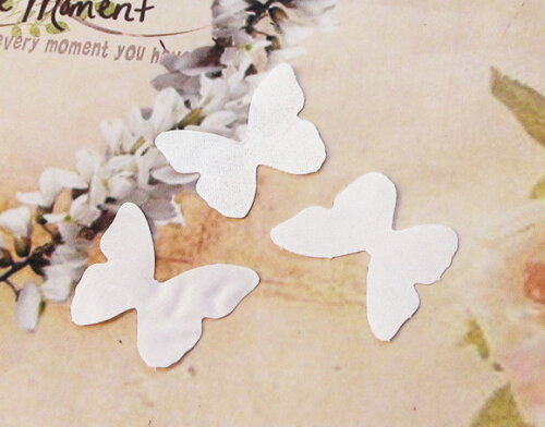 Borboletas em Cetim Brancas - 50 un - 3,5x3,0cm
