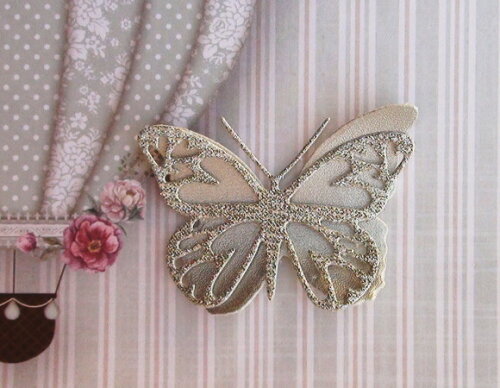 Borboletas em Couro Sintético - Prata - 20 un - 6,0x4,0cm