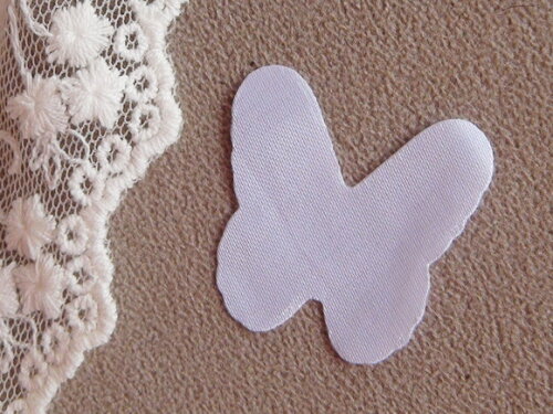 Borboletas Em Tecido - Cetim - 25 Un - 3,5x3,0cm Rosa.