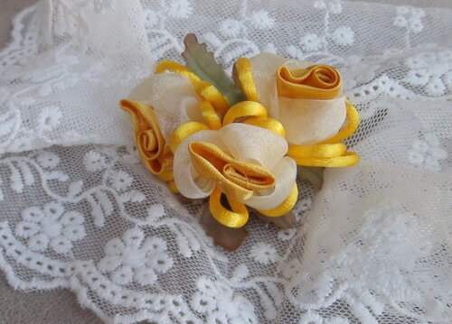 Buque de Flor em Cetim - 2 Buques - Amarelo Ouro