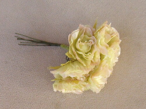 Buque de Flor em Tafetá Amarelo com Rosa- 6 Unidades.
