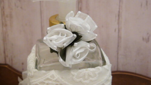 Buque em Cetim - Pacote com 18 Flores.