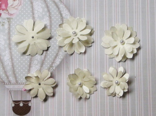 Flor em 3d - Amarelas - 06 un