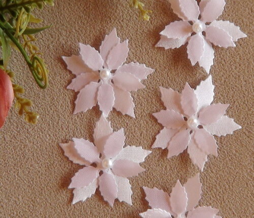 Flor em Cetim - 06 un - Branco