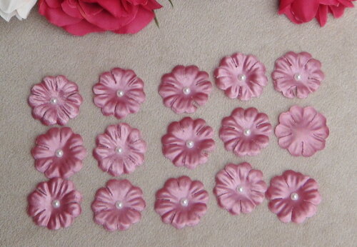 Flor em Cetim -2,5cm - 30 Unidades.