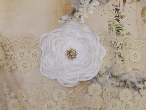 Flor em Cetim 3d - Branca - 01 Un.