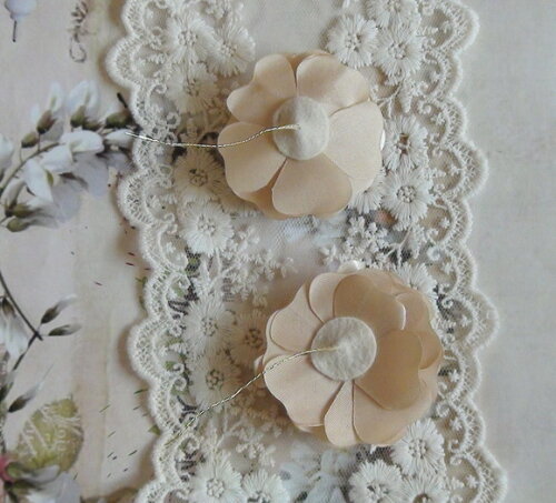 Flor em Cetim 3d - Champagnhe - 01 un