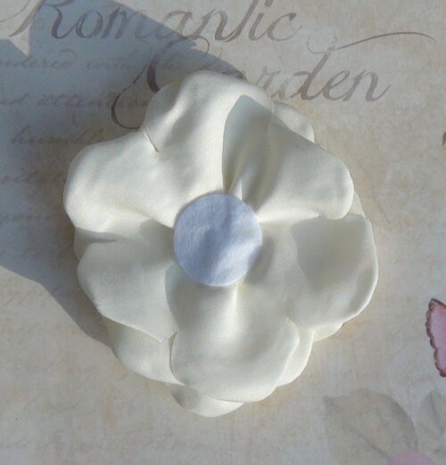 Flor em Cetim 3d - Marfim - 01 un