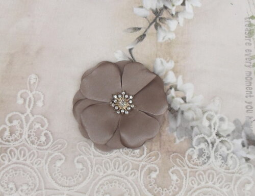 Flor em Cetim Chaton Marron - 5cm - 01 un