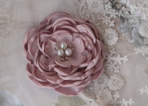 Flor em Cetim Rosa Antigo 3d - 01 un