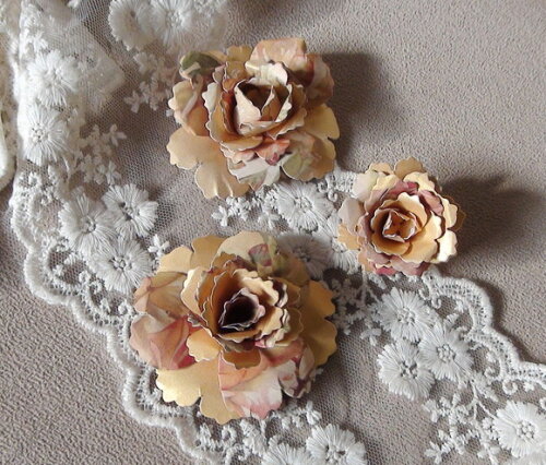 Flores Artesanais em Papel - 03 un