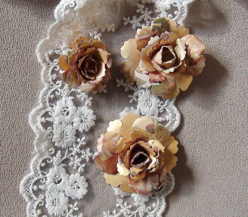 Flores Artesanais em Papel - 03 un