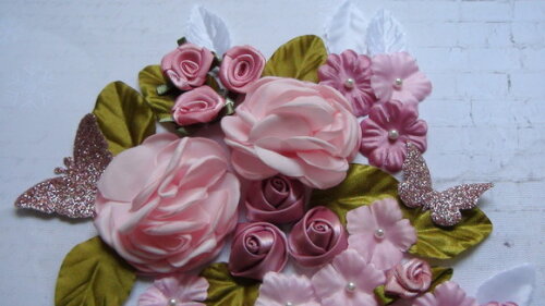 Flores e Folhas em Cetim -