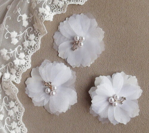 Flores em 3d - Brancas - 3 un