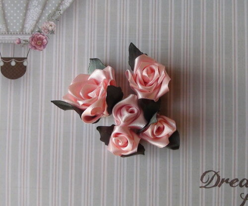 Flores em Cetim - 05 un