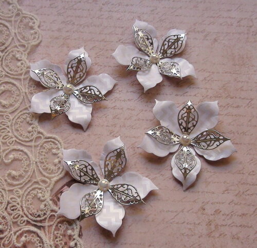 Flores em 3d para Scrapbooking - 4 Unidades.