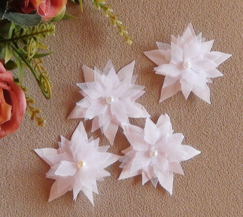 Flores em Cetim 3d - 06 un - Branco