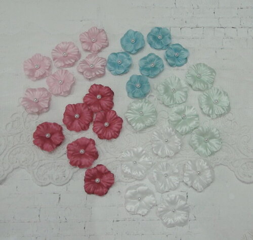 Flores em Cetim Dupla Camada - 30 un