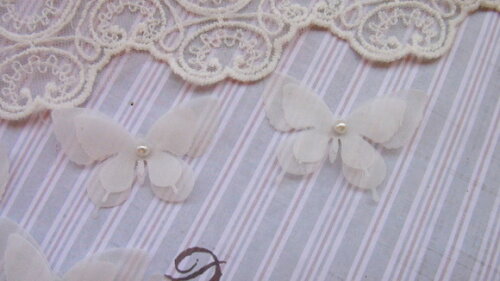 Flores em Organza Dupla Camada - Off White - 05 un