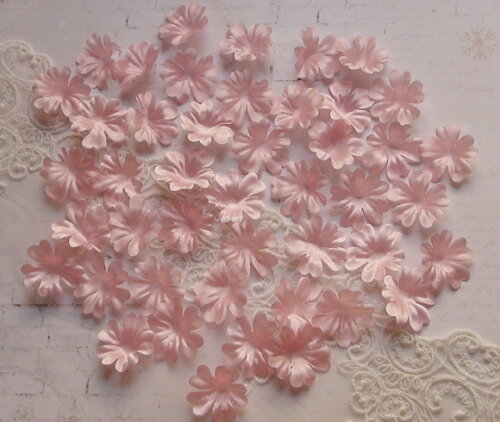 Pétalas de Flor em Cetim Boleadas - 3,5 cm - Rosa - 30 un