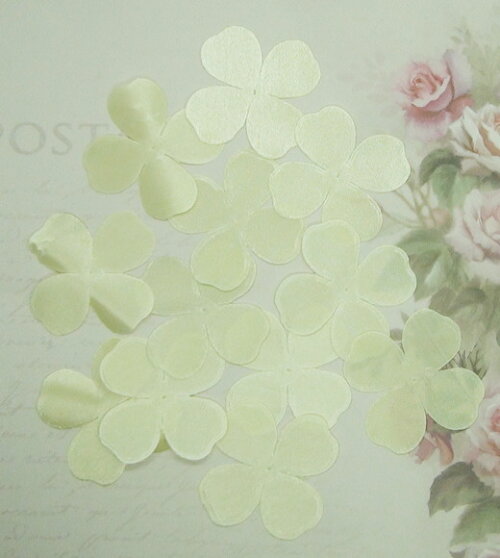Pétalas de Flores em Cetim 3d - 30 un - Amarelas.