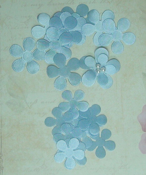 Pétalas de Flores em Cetim Azul Celeste - 30 un