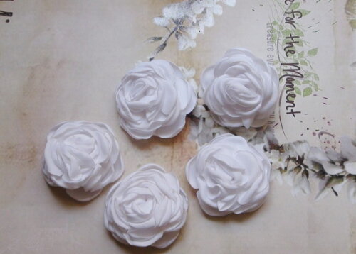 Rosas em cetim 3D - 05 Un