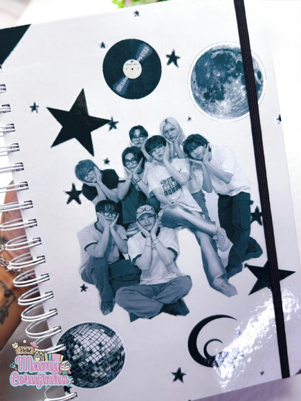 Caderno 10 Matérias Stray Kids Tamanho Universitário