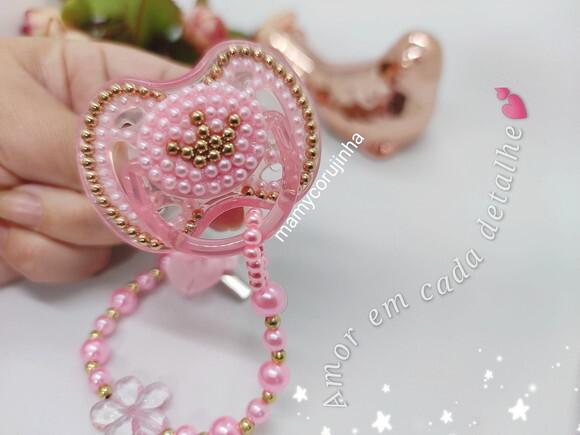 Chupeta Luxo rosa com coroa dourada