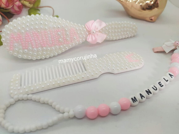 Kit escova + pente + prendedor de Luxo Nome Manuela