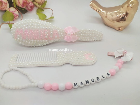 Kit escova + pente + prendedor de Luxo Nome Manuela