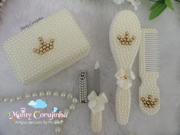 Kit Saboneteira + Kit manicure + pente e escova macia