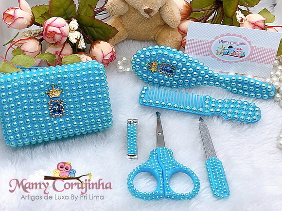 Kit Saboneteira + Kit manicure + pente e escova macia